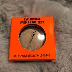 MAC Femme-Fi Neo Sci-fi Limited edition eyeshadow